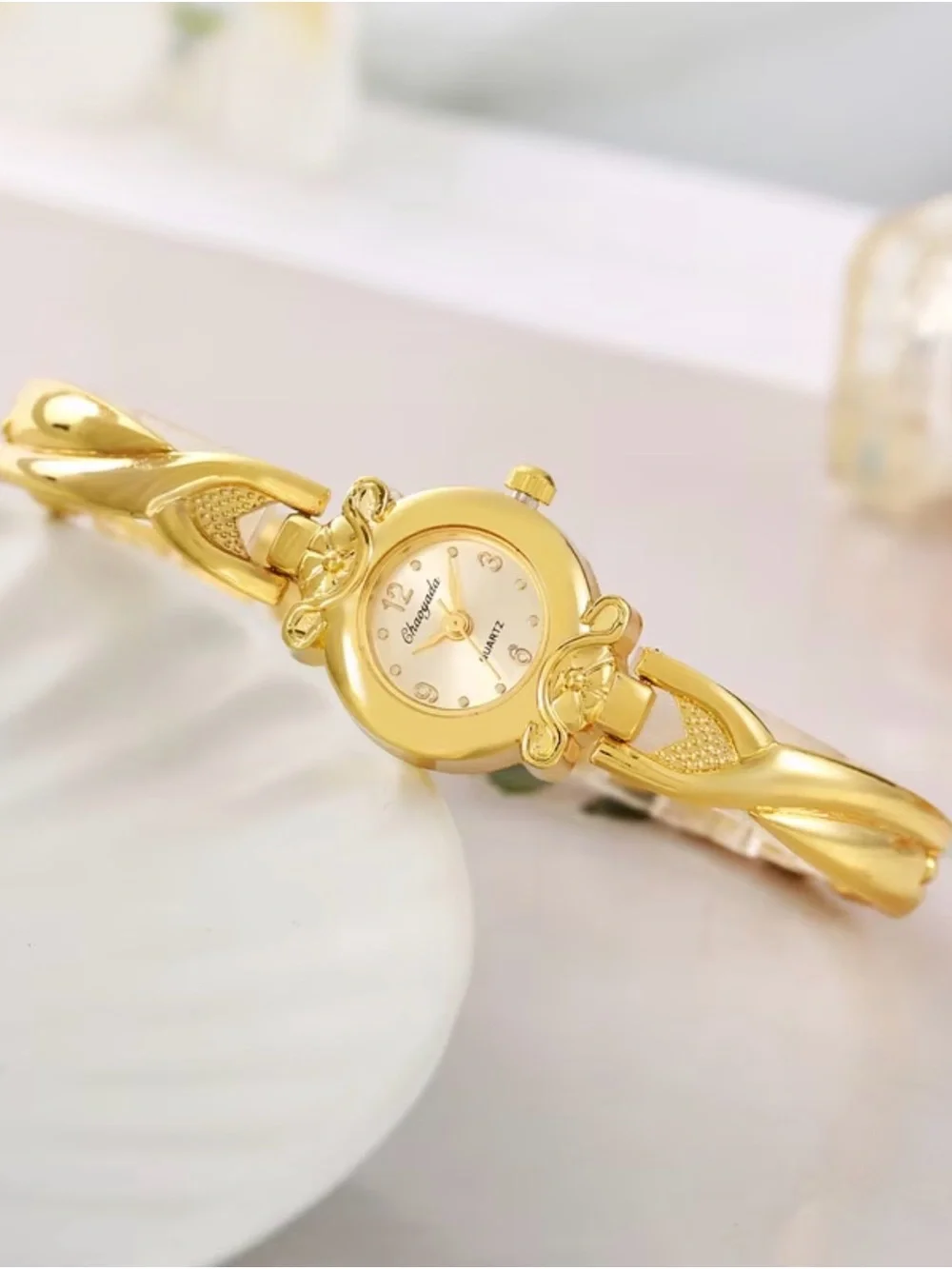 Chasyoda Women's Gold Bracelet Quartz Watch